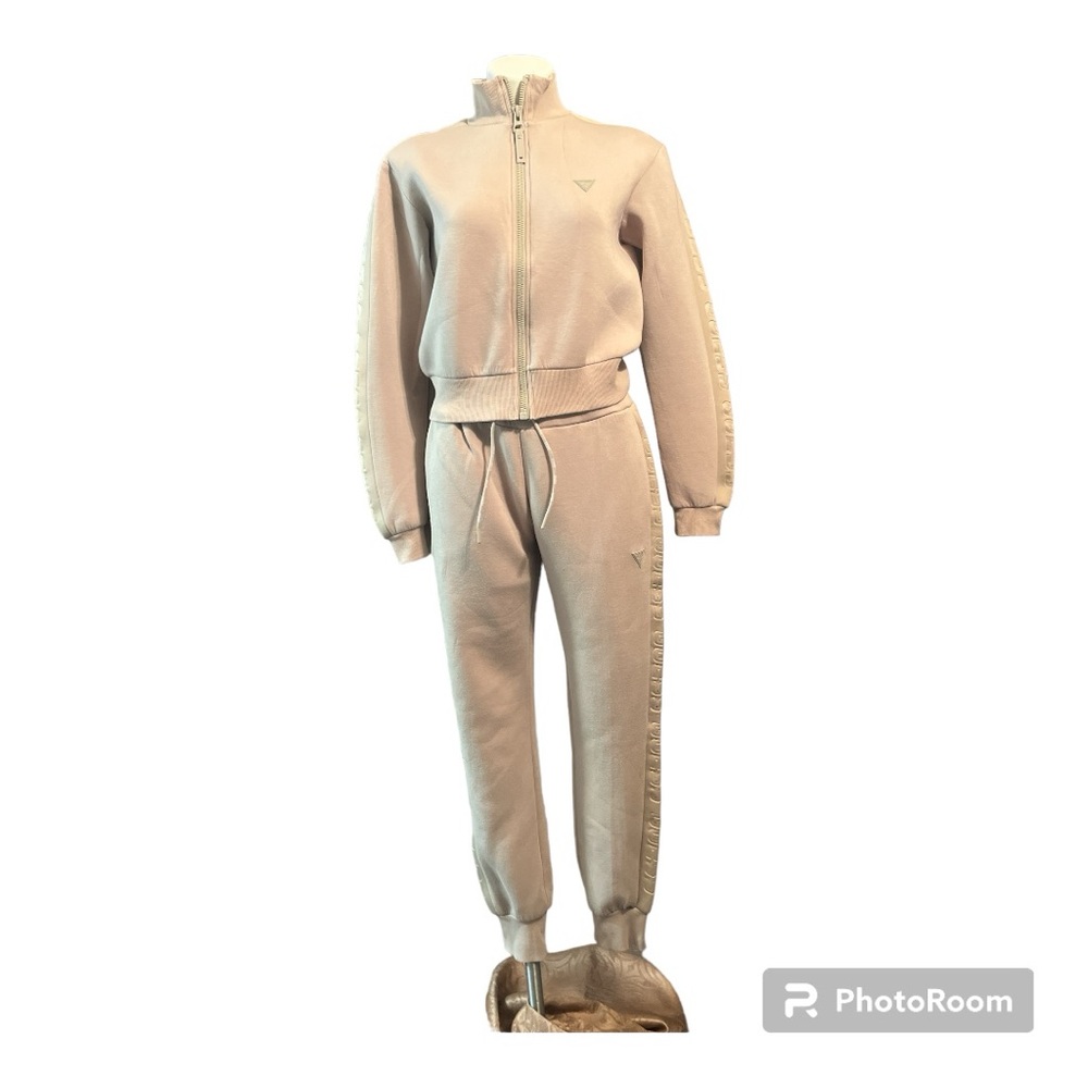 Guess Active Tech Suba Sweatsuit! - image 1